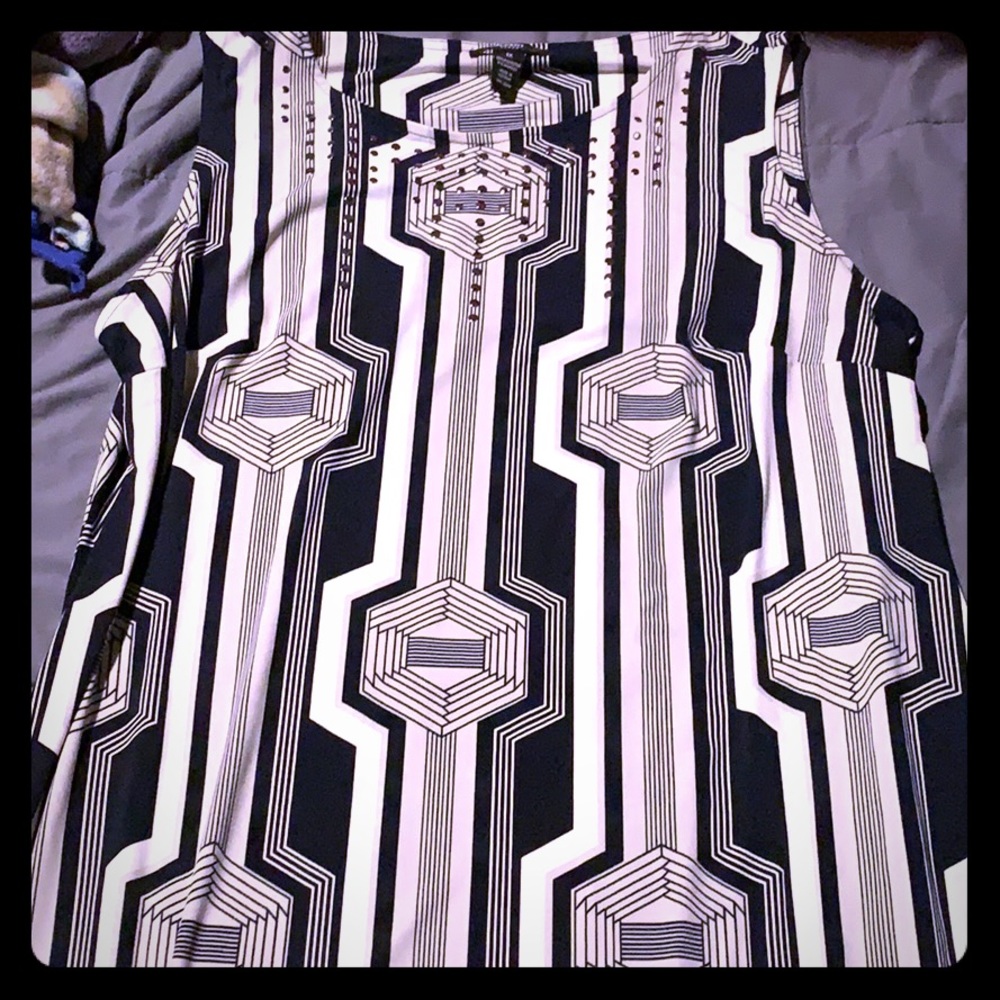 Black/white blouse